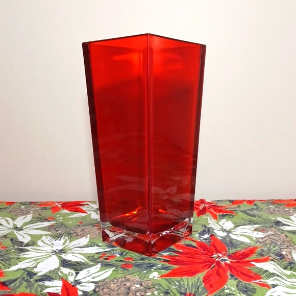 Tellaflora 24% Lead Crystal Red Vase - Picture 1 of 4